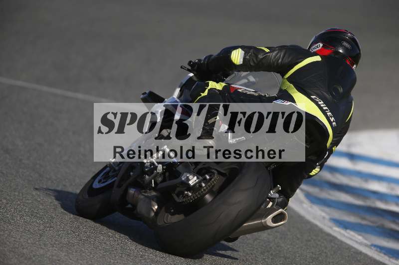 /Archiv-2024/02 29.01.-02.02.2024 Moto Center Thun Jerez/Gruppe gruen-green/backside